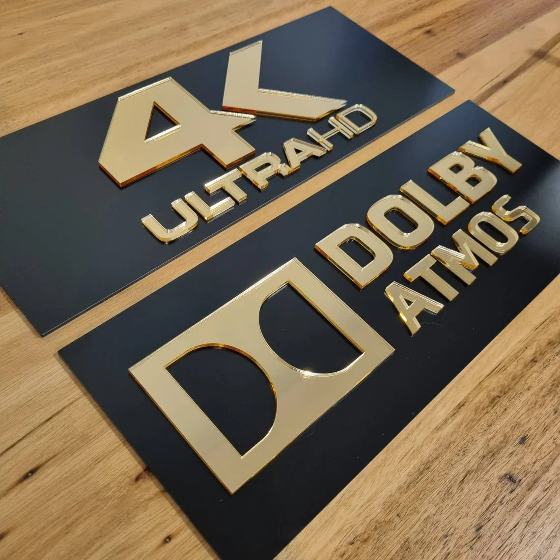 ป้ายติดผนังอะคริลิคกระจกสีทอง  - Home Cinema Dts X บทวิจารณ์และราคา